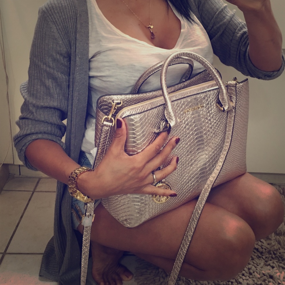 Michael Kor's Savanna Embossed Satchel & wallet - Picture 6 of 8